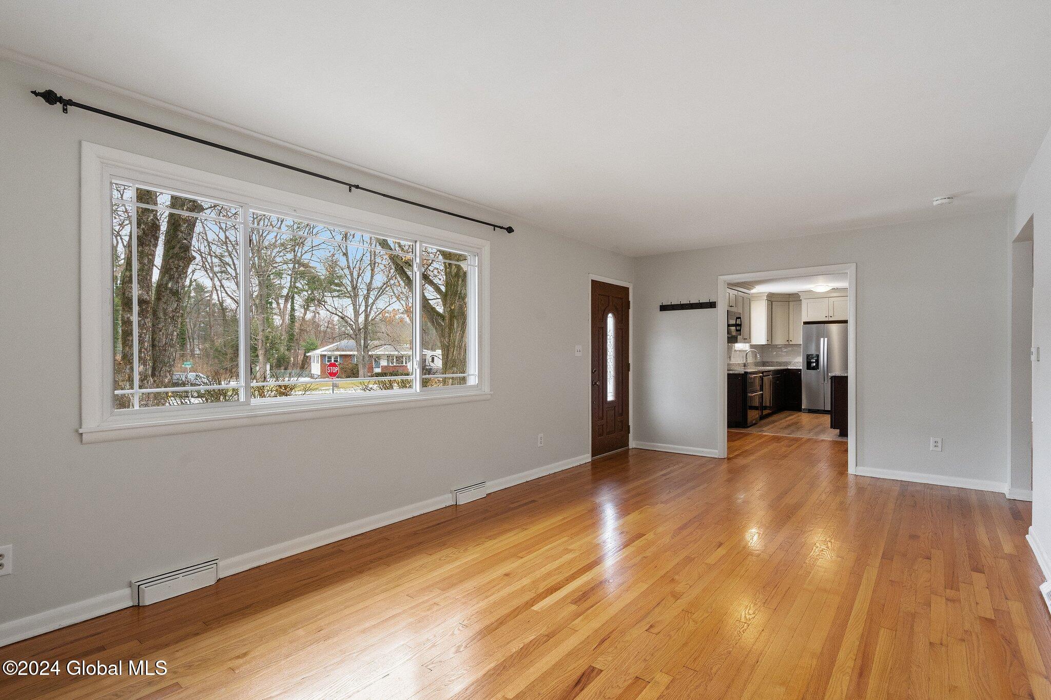 28 Wellington Road Bethlehem, NY 12054 - Photo 5 of 50 6-web-or-mls-28-wellington-rd