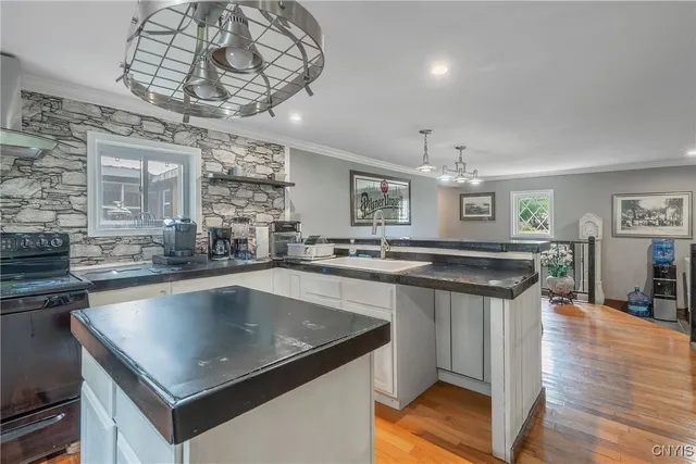 $1,349,000 | 408 21st Avenue, Vienna, NY 13308