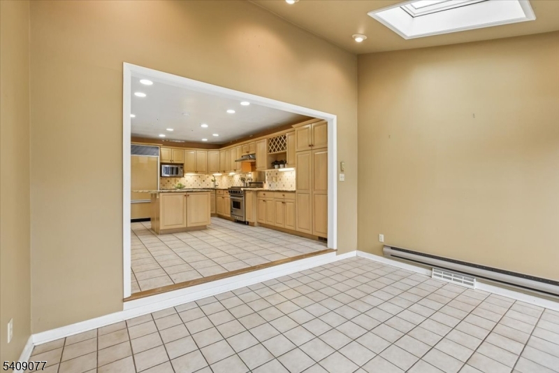 38 Hunters Circle Lebanon, NJ 08833 - Photo 5 of 34