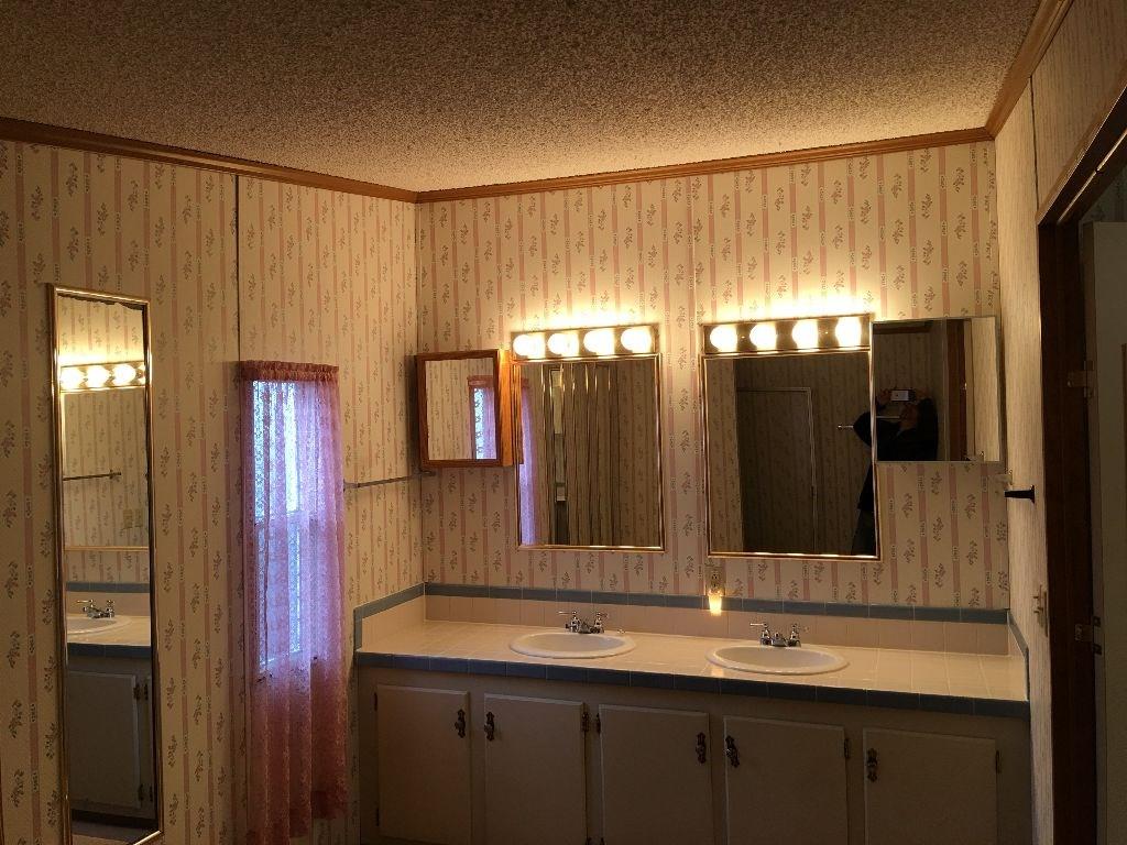 483 Wendel Road Irwin, PA 15642 - Photo 10 of 20 Gallery Image 10