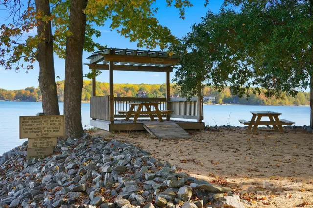 $375,000 | 201 Riverview Terrace, Lake Wylie, SC 29710