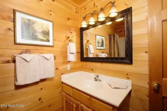 $493,500 | 448 Silver Maple Lane, Gatlinburg, TN 37738