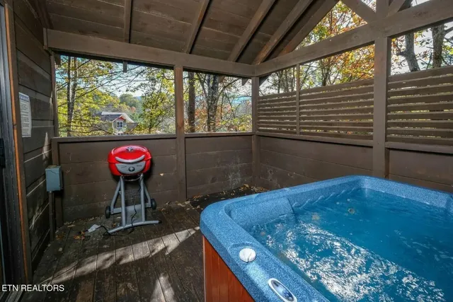 $493,500 | 448 Silver Maple Lane, Gatlinburg, TN 37738