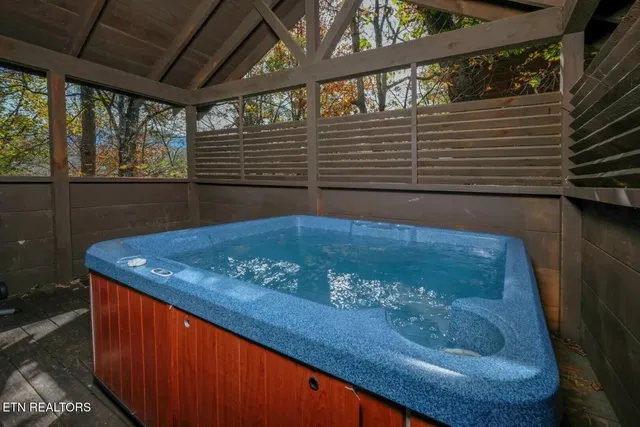 $493,500 | 448 Silver Maple Lane, Gatlinburg, TN 37738