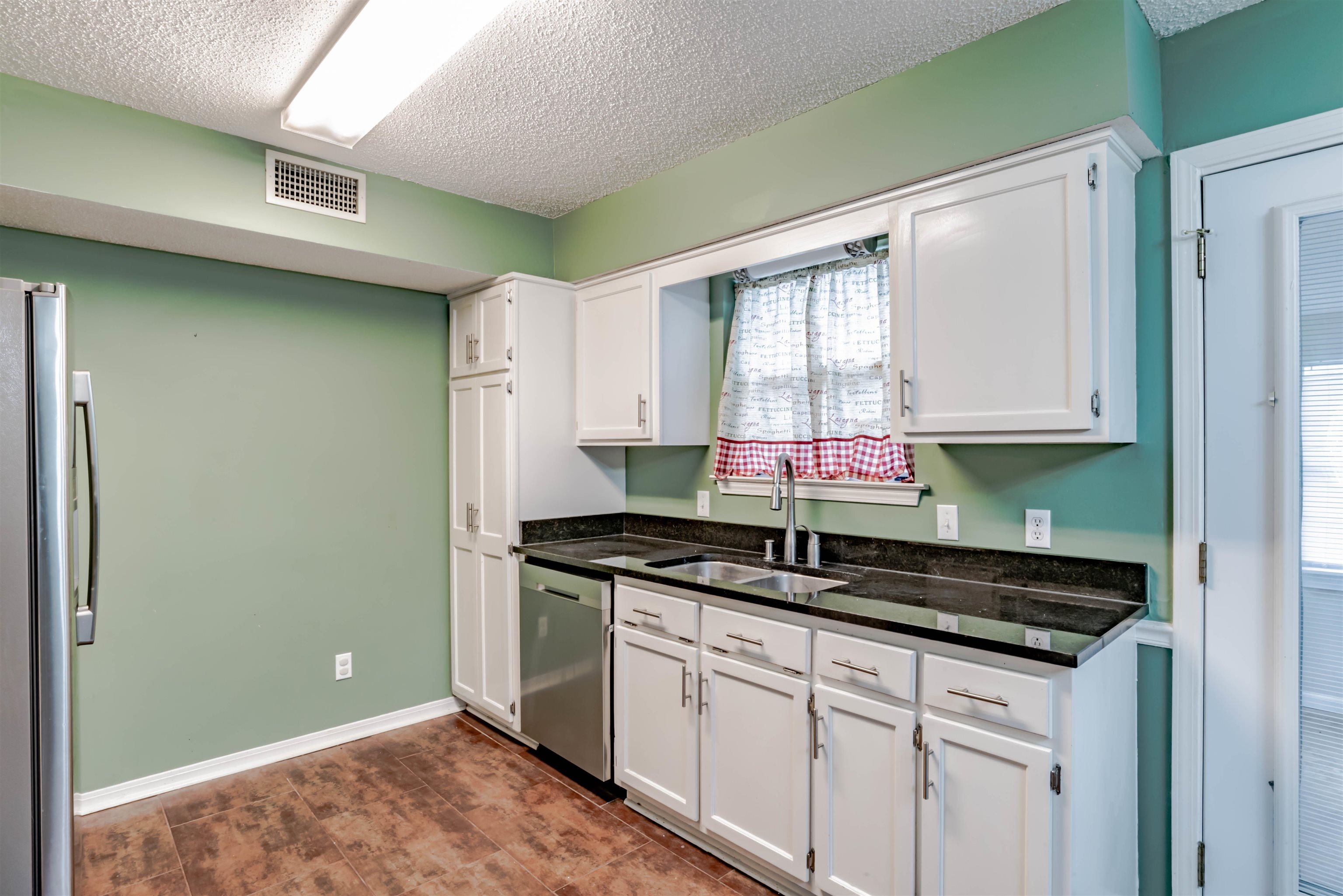 134 Wicker Way Daphne, AL 36526 - Photo 13 of 30