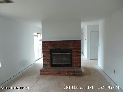 1639 West Elm Road Radcliff, KY 40160 - Photo 5 of 12 20140402_120616_resized