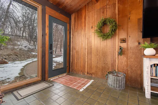 $749,900 | 31031 East Jewett Drive, Fergus Falls, MN 56537