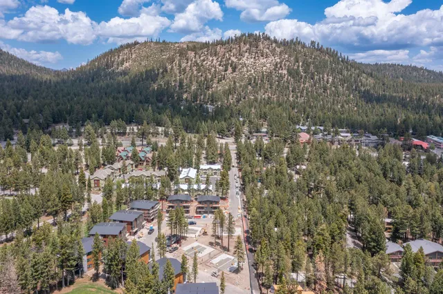 $2,050,000 | 85 Obsidian Place, Unit 28, Mammoth Lakes, CA 93546
