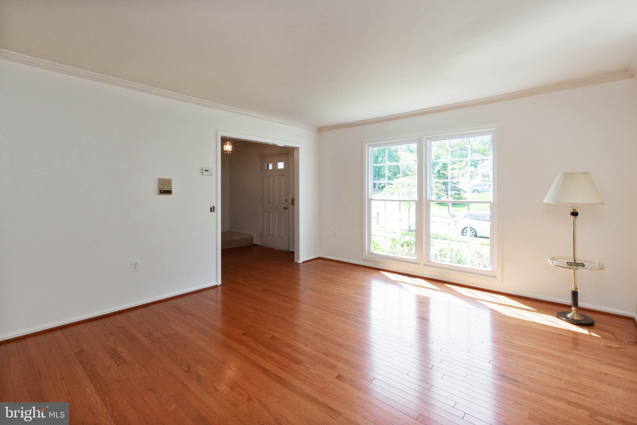 10116 Snowden Road Laurel, MD 20708 - Photo 4 of 29 Living Room