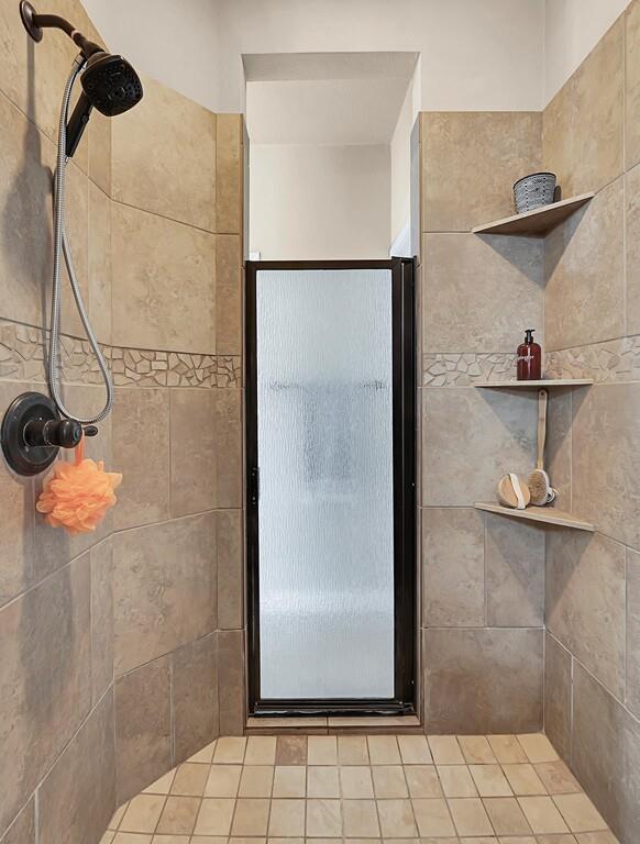 550 Hunton Lane Robinson, TX 76706 - Photo 20 of 35 Full bath with tiled shower