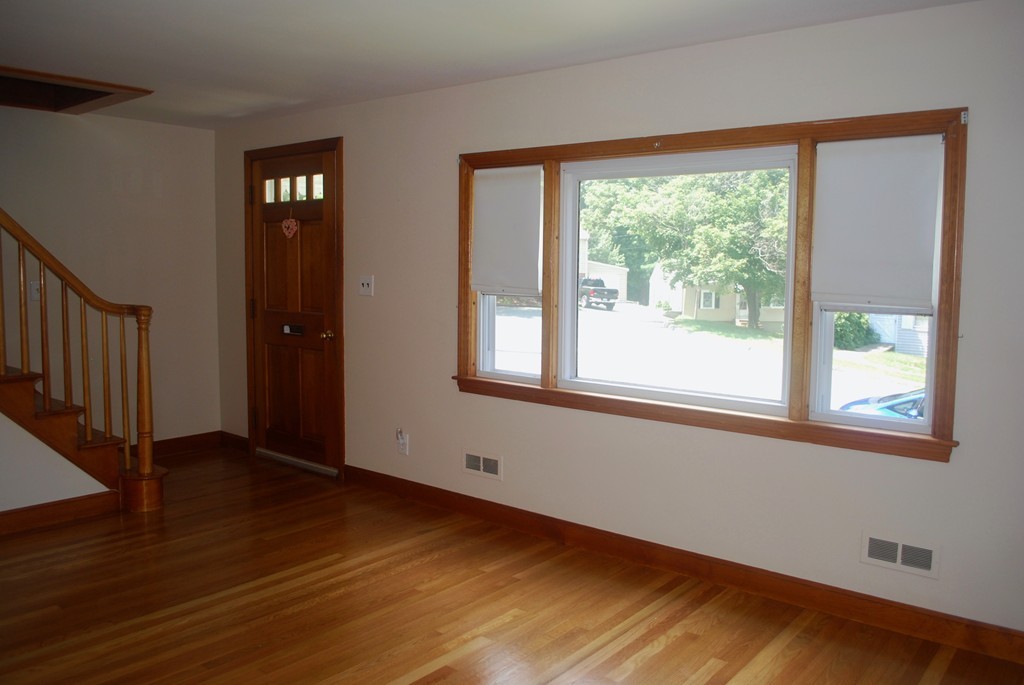 20 Alden Road Peabody, MA 01960 - Photo 3 of 22 Gallery Image 3
