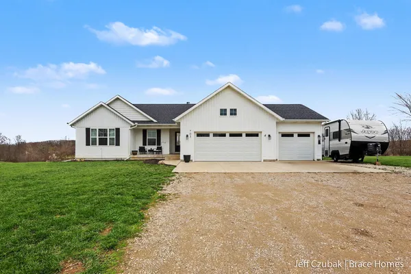 $599,900 | 703 140th Avenue, Wayland, MI 49348