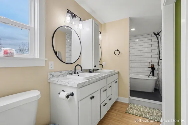 $599,900 | 703 140th Avenue, Wayland, MI 49348