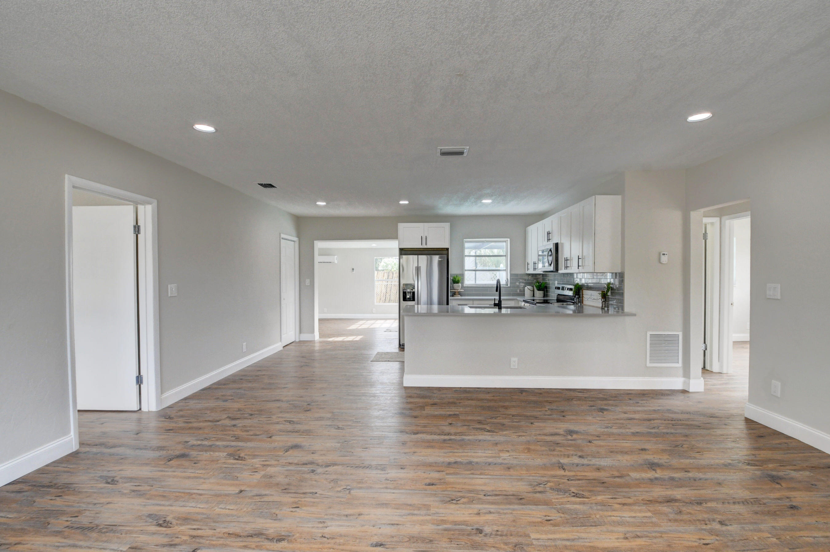 101 Newcastle Street Boca Raton, FL 33487 - Photo 4 of 30 11_dsc_4233_4_5_6_7