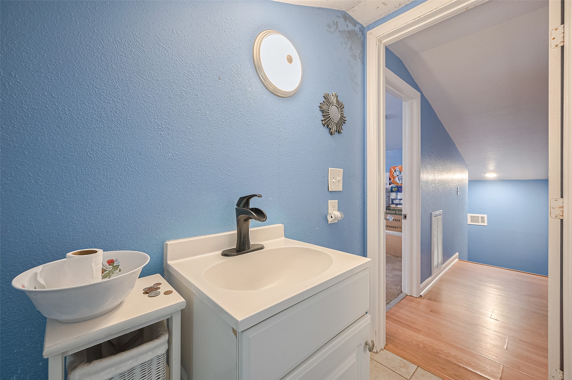 29606 Aden Magnolia, TX 77354 - Photo 27 of 45 Upstairs bath.