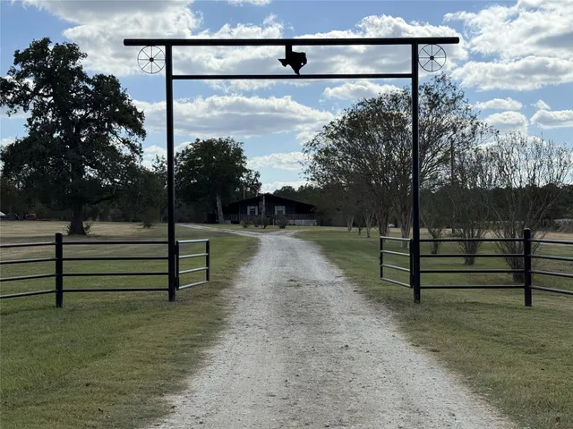 $1,299,000 | 11360 Highway 287 South, Pennington, TX 75856