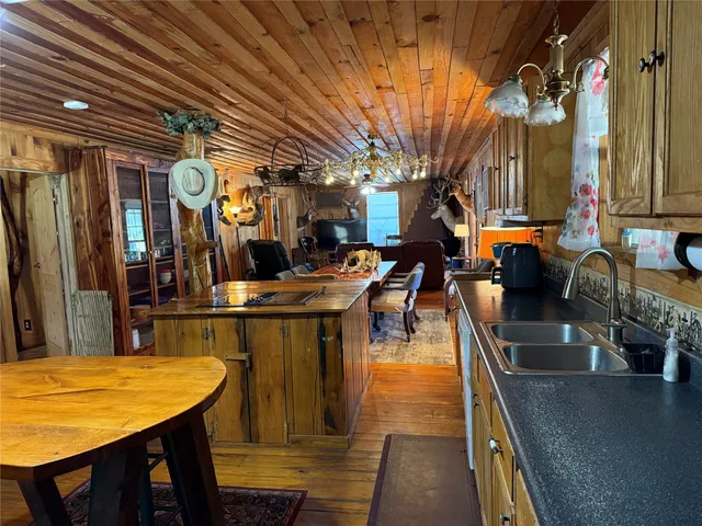 $1,299,000 | 11360 Highway 287 South, Pennington, TX 75856