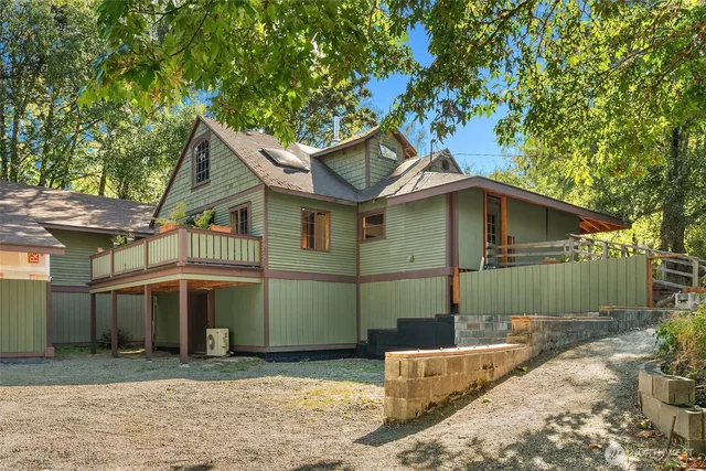 $585,000 | 10320 Southwest Cove Road, Vashon, WA 98070