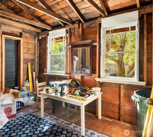 $585,000 | 10320 Southwest Cove Road, Vashon, WA 98070