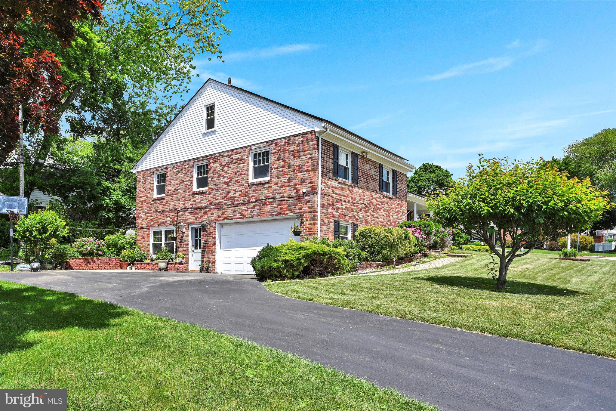 16 Duncan Lane Springfield, PA 19064 - Photo 3 of 27 Gallery Image 3