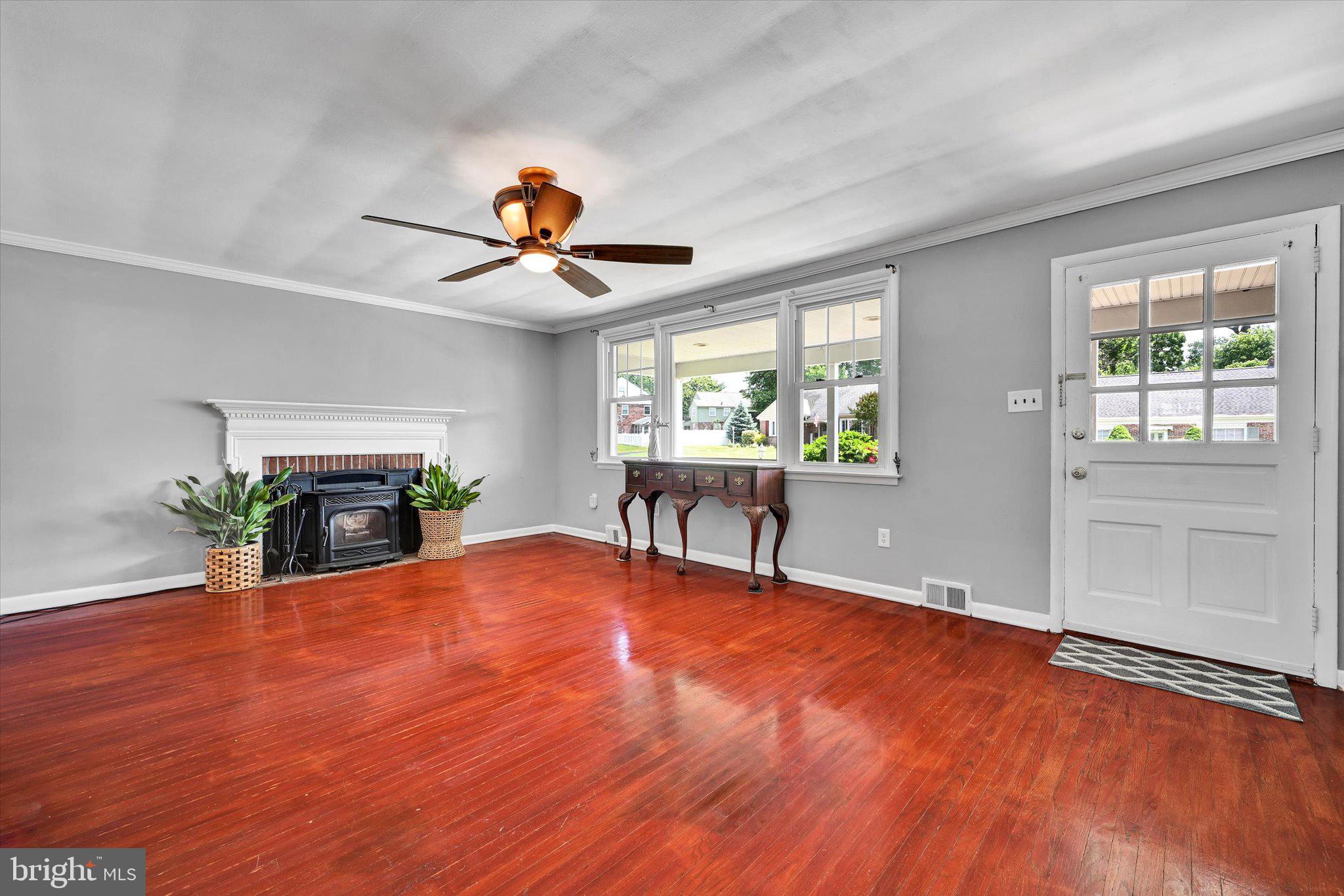 16 Duncan Lane Springfield, PA 19064 - Photo 4 of 27 Gallery Image 4