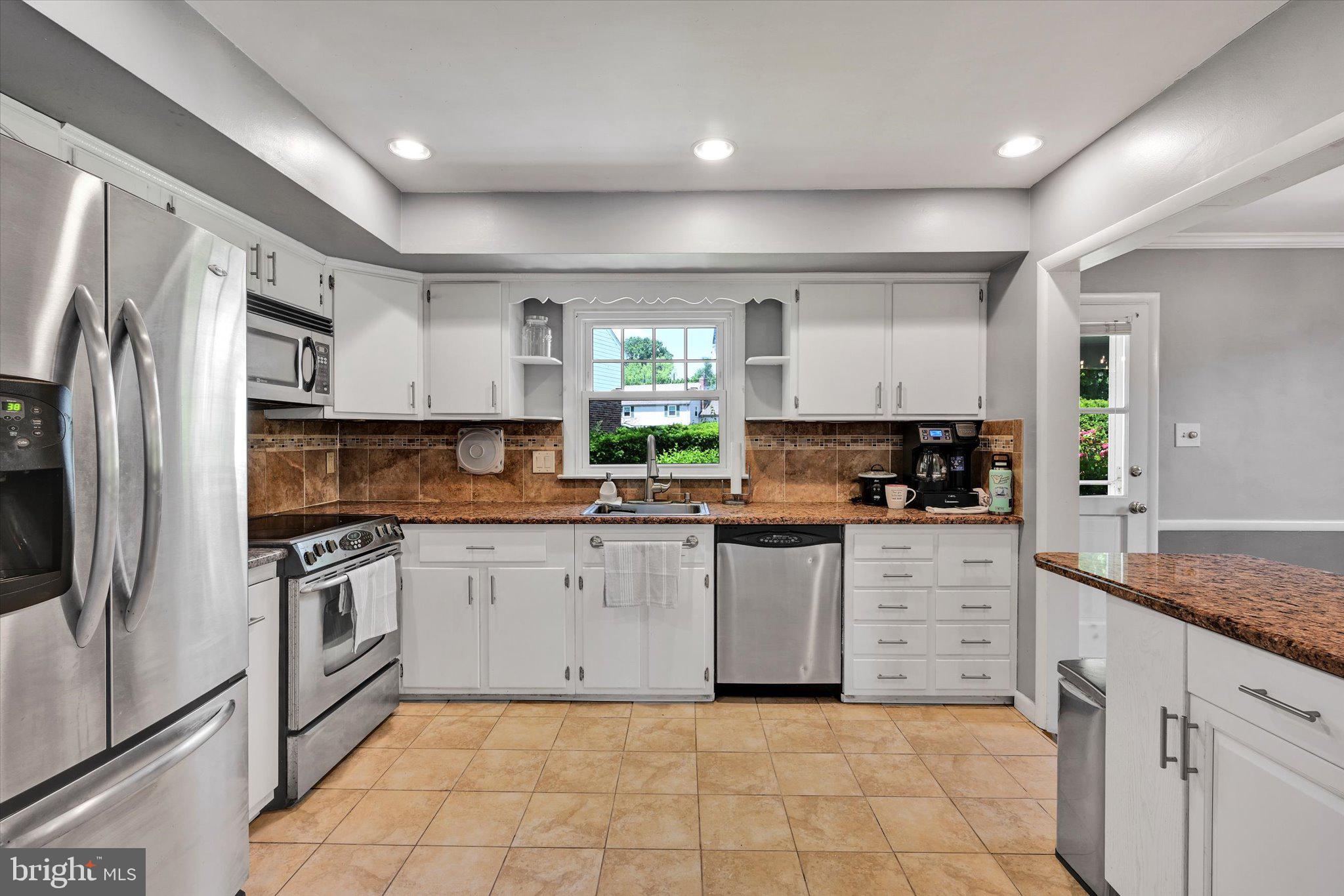 16 Duncan Lane Springfield, PA 19064 - Photo 8 of 27 Gallery Image 8