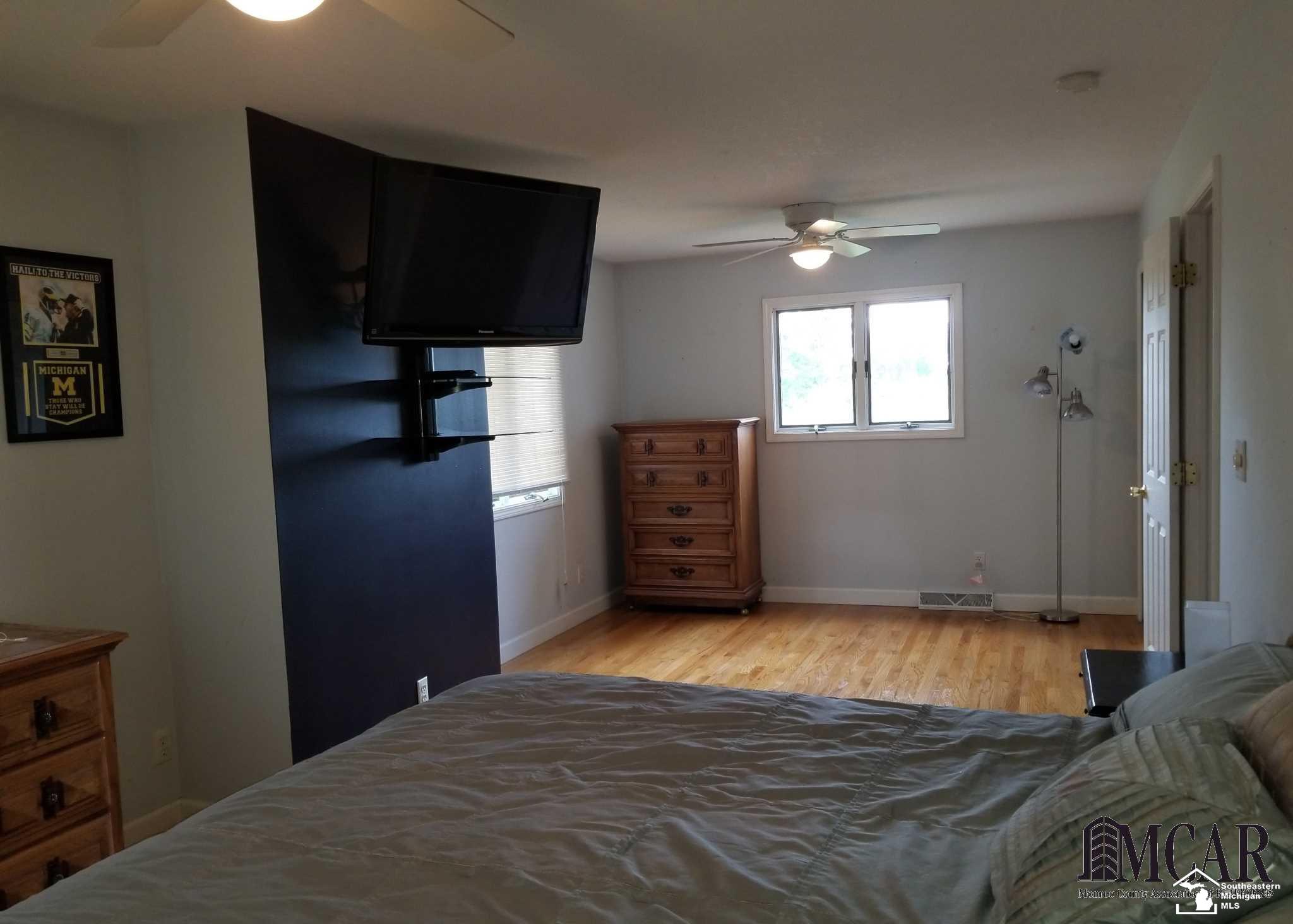 4966 Ohara Road Carleton, MI 48117 - Photo 14 of 17 31370946-13.JPG