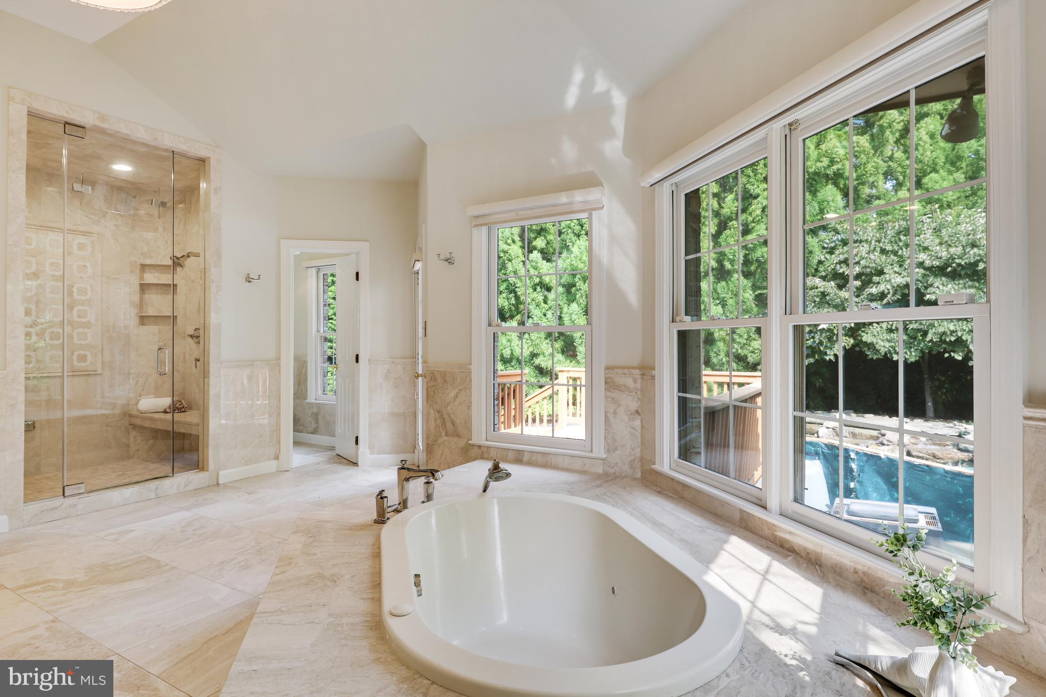 8100 Ridings Court McLean, VA 22102 - Photo 32 of 79 Primary Bathroom