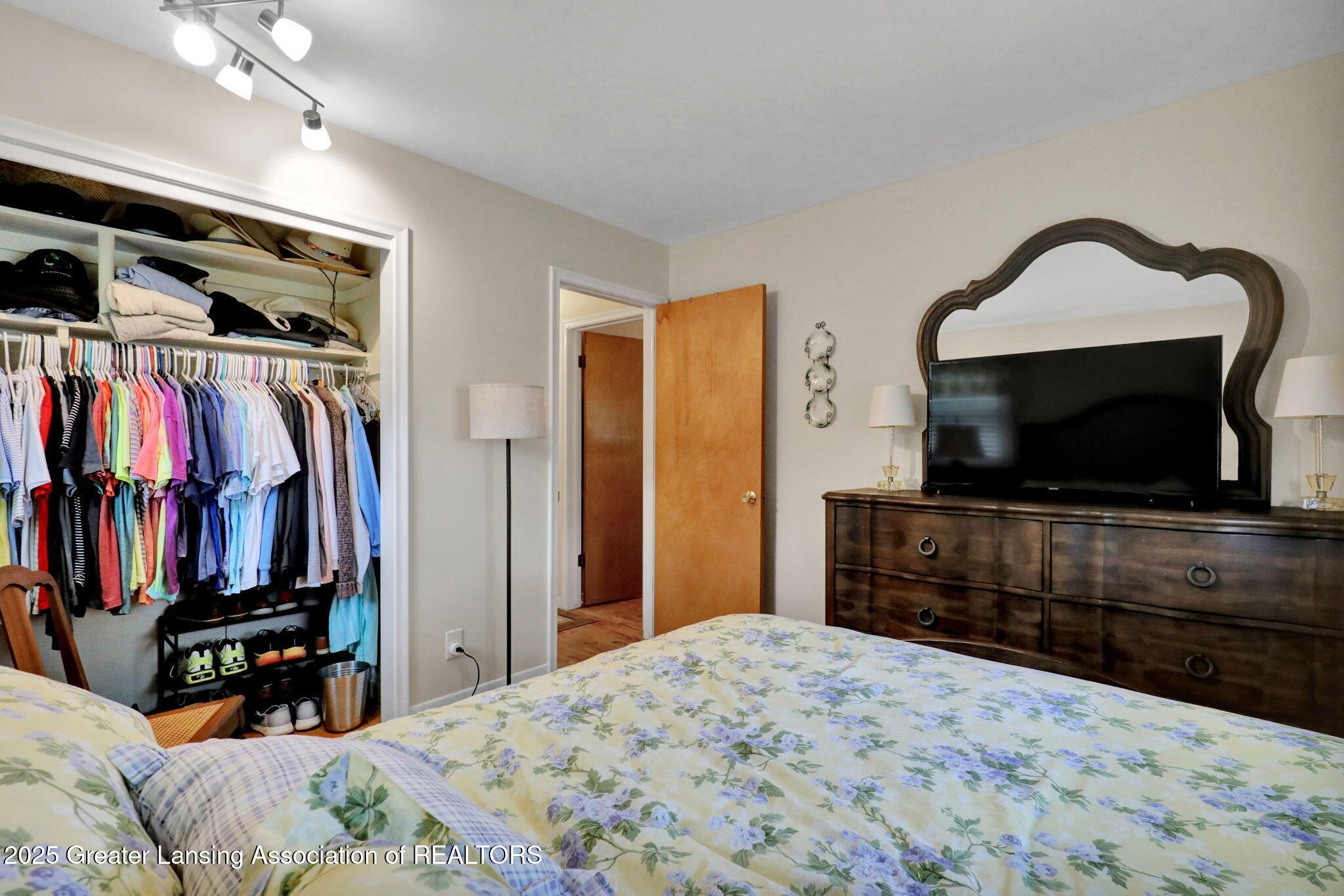 1621 East Stoll Road Lansing, MI 48906 - Photo 20 of 40 20-web-or-mls-Open Ended Media-20
