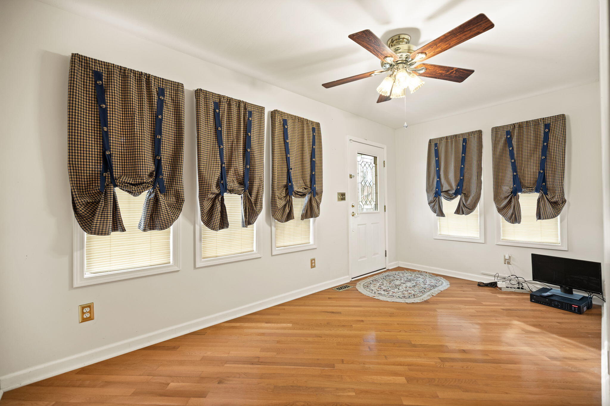 40 Burr Road Mount Vernon, KY 40456 - Photo 6 of 51 6-web-or-mls-118A2205 - Copy