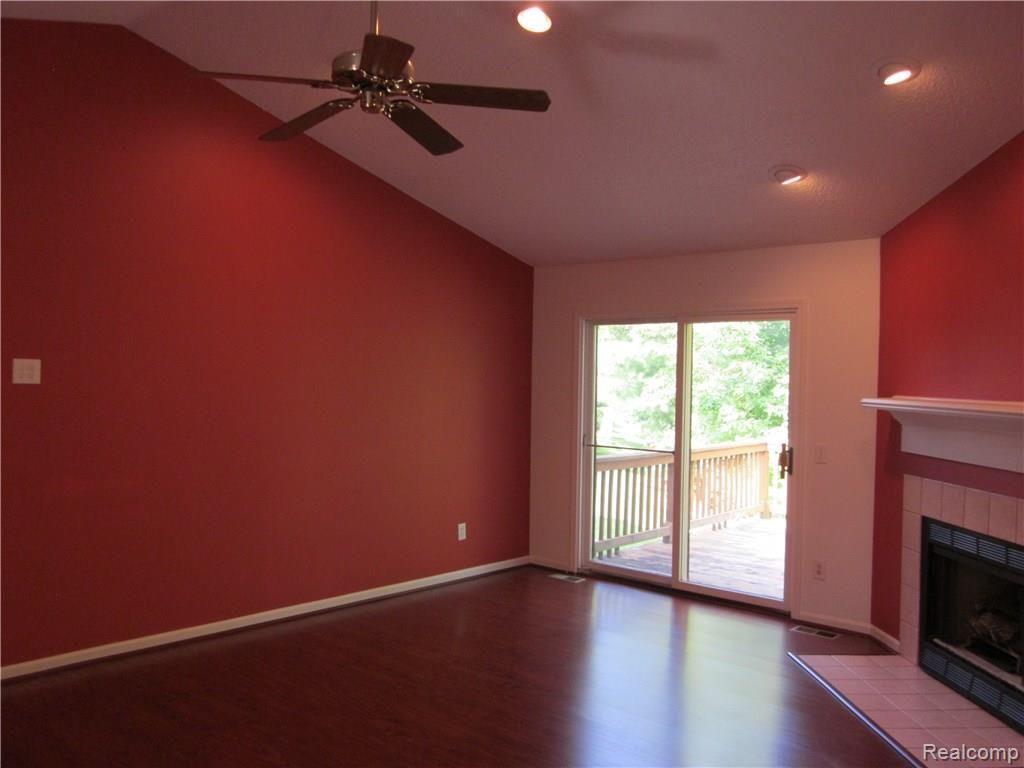 21600 River Ridge Farmington, MI 48335 - Photo 3 of 29