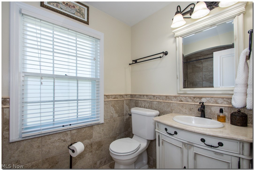 17607 Fernway Road Cleveland, OH 44120 - Photo 27 of 35 Gallery Image 27