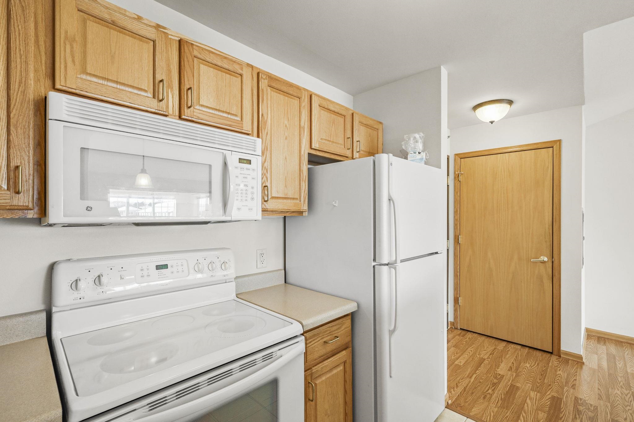 6836 Parkside Circle Windsor, WI 53532 - Photo 13 of 29