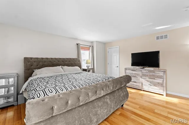 $350,000 | 2843 Chapel View Drive, Florissant, MO 63031