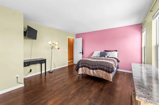 $350,000 | 2843 Chapel View Drive, Florissant, MO 63031