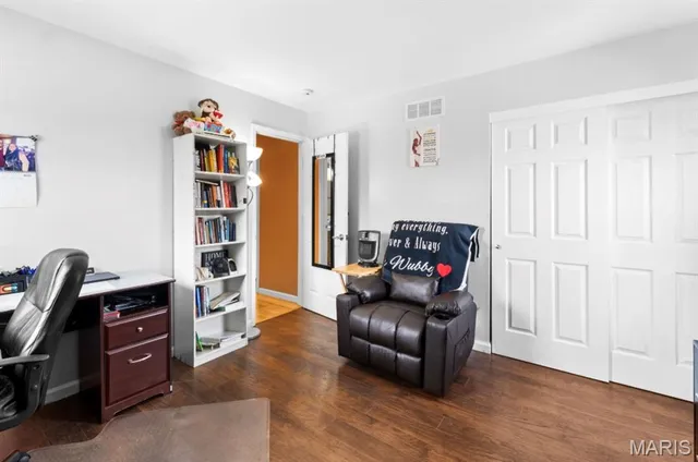 $350,000 | 2843 Chapel View Drive, Florissant, MO 63031