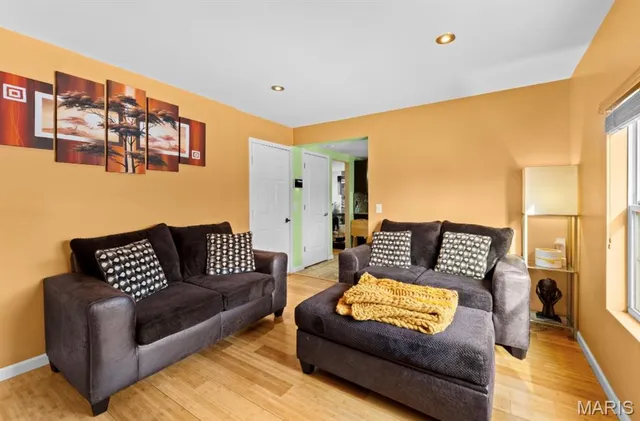 $350,000 | 2843 Chapel View Drive, Florissant, MO 63031