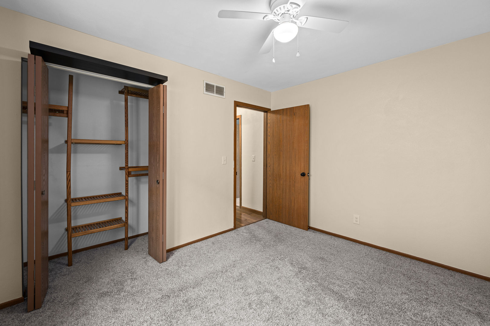 8504 Ridgewood Road, Unit 501 Rock Island, IL 61201 - Photo 15 of 33