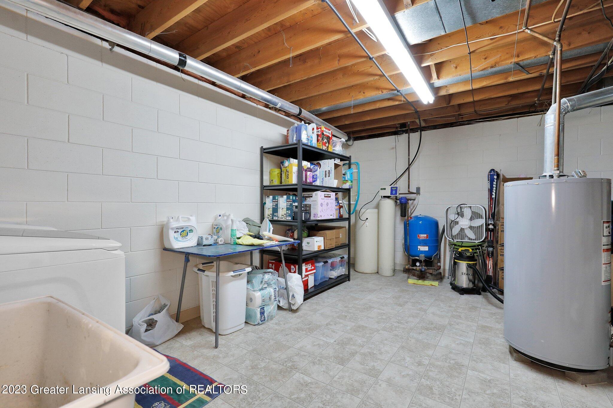 1270 Boichot Road Lansing, MI 48906 - Photo 24 of 41 23-web-or-mls-Open Ended Media-23