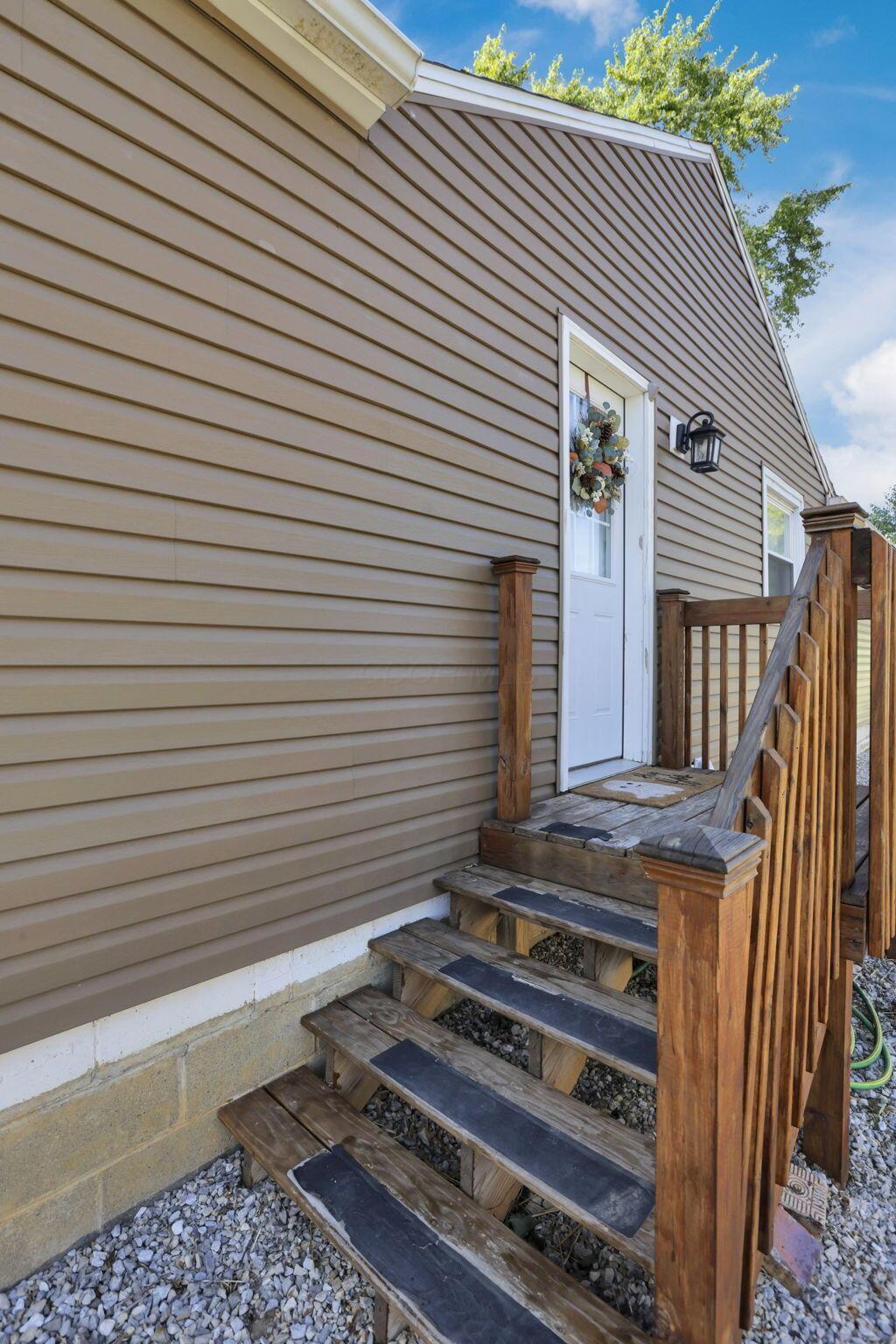 308 West High Street Amanda, OH 43102 - Photo 8 of 46 Entrance