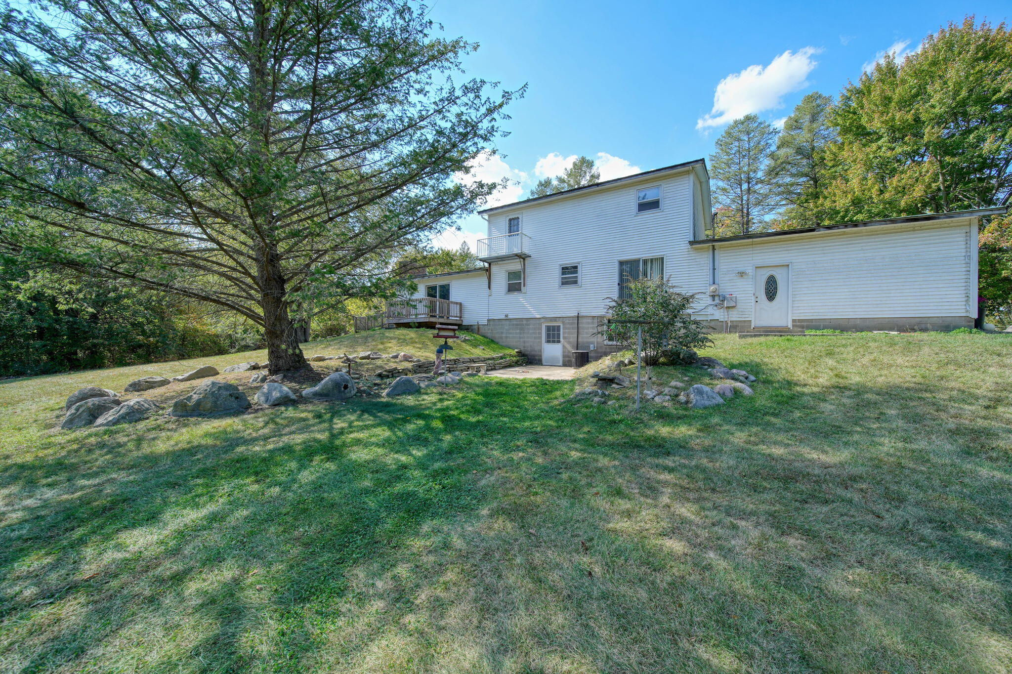 2801 Gilletts Lake Road Jackson, MI 49201 - Photo 33 of 58 33-web-or-mls-DSC09665_HDR
