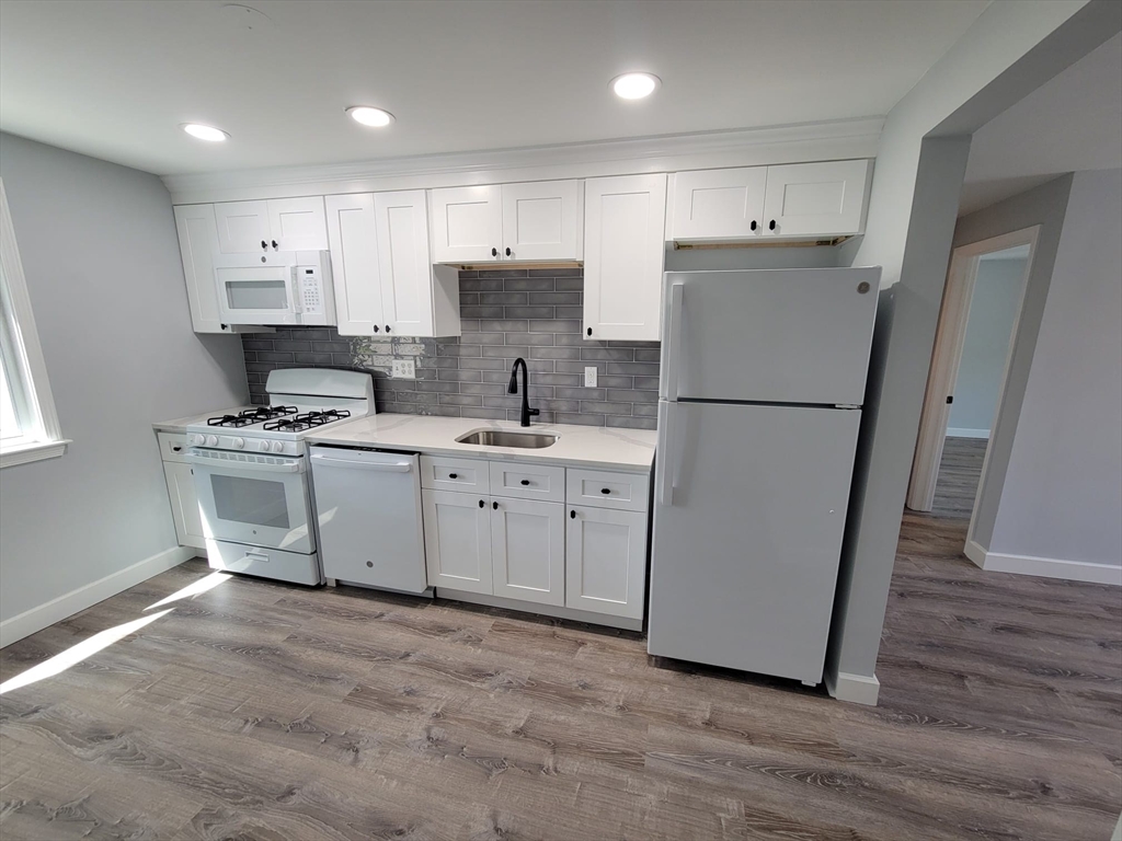 5 Lenox Street, Unit 4 Lowell, MA 01852 - Photo 31 of 34