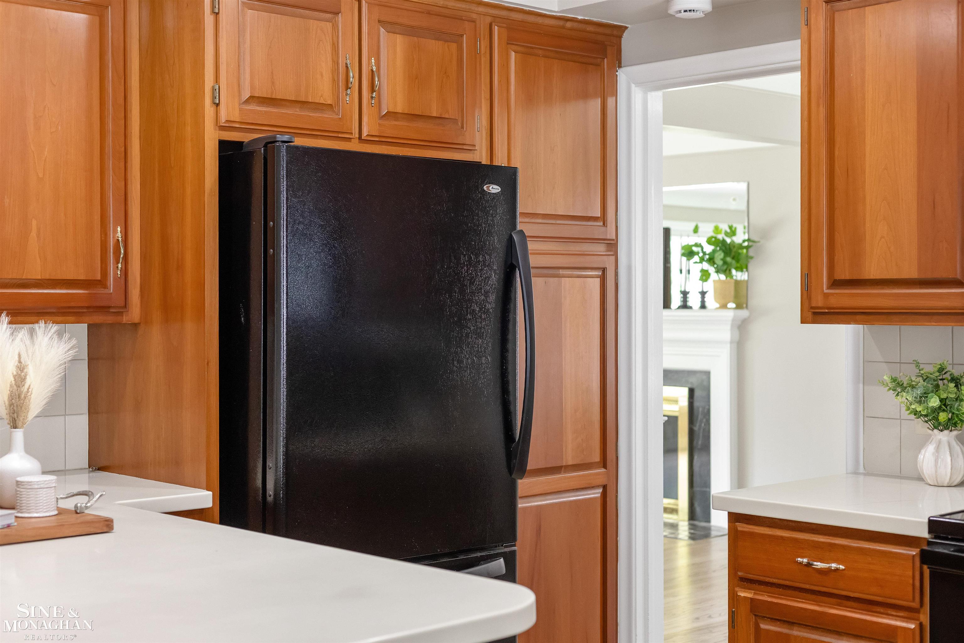 581 Hampton Road Grosse Pointe Woods, MI 48236 - Photo 18 of 60