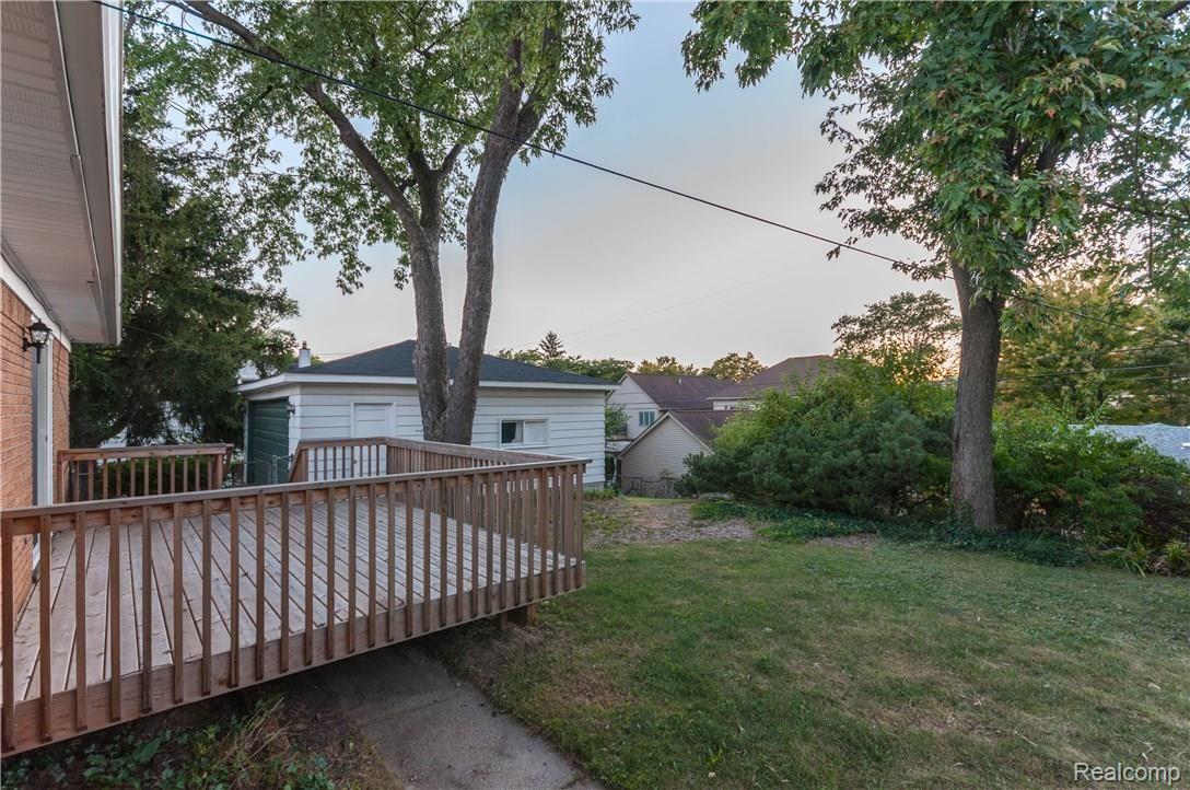 313 North Helen Avenue Rochester, MI 48307 - Photo 3 of 18 313 Helen-3.jpg