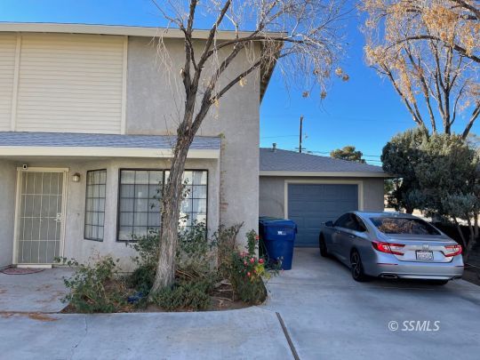 637 West Perdew Avenue Ridgecrest, CA 93555 - Photo 4 of 6