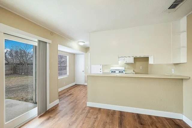 $1,100 | 7118 Glen Point Drive, San Antonio, TX 78239