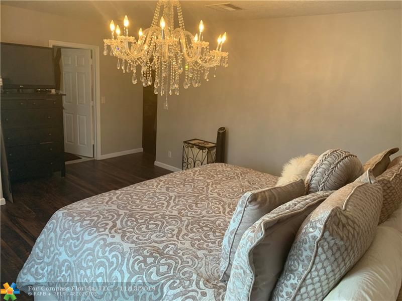 8464 Lagos De Campo Boulevard, Unit 8464 Tamarac, FL 33321 - Photo 13 of 36