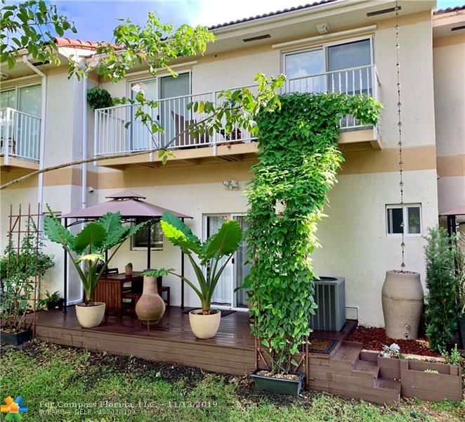 8464 Lagos De Campo Boulevard, Unit 8464 Tamarac, FL 33321 - Photo 3 of 36