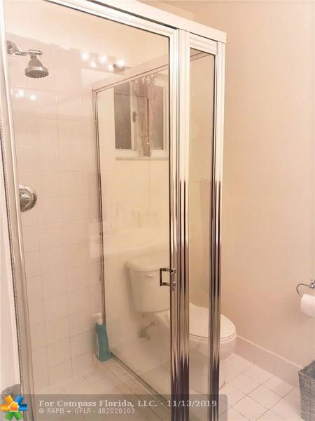 8464 Lagos De Campo Boulevard, Unit 8464 Tamarac, FL 33321 - Photo 23 of 36