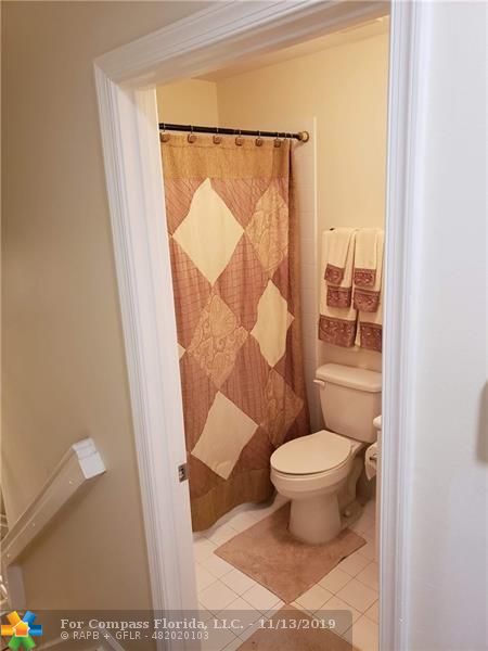 8464 Lagos De Campo Boulevard, Unit 8464 Tamarac, FL 33321 - Photo 24 of 36